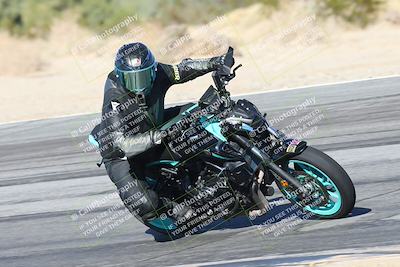 media/Dec-01-2025-Moto Forza (Mon) [[2daa91e15f]]/2-Intermediate Group/Session 4 Turn 9/